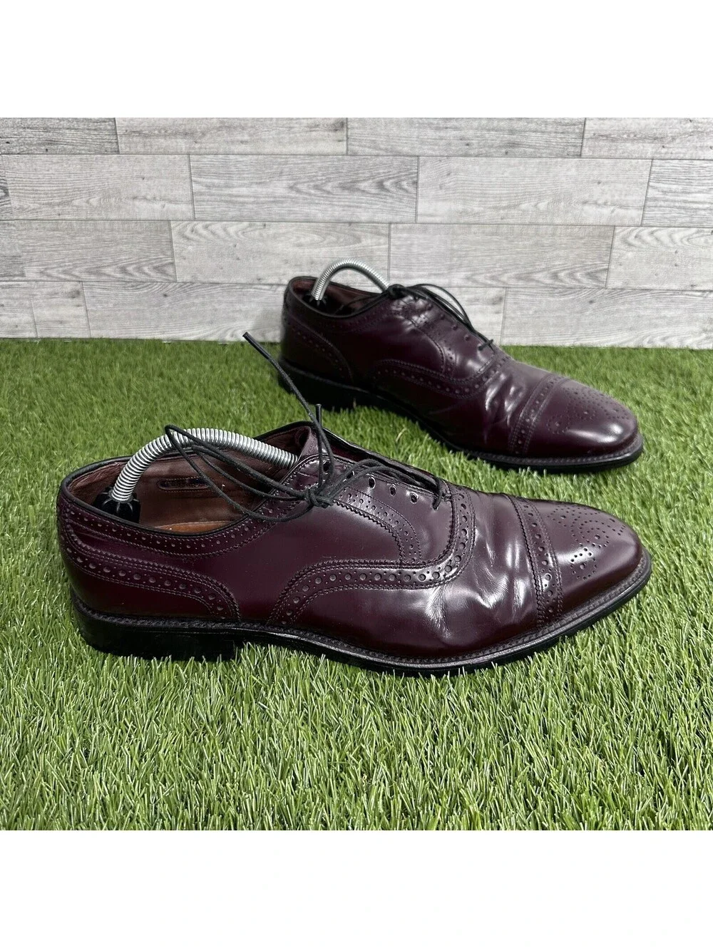 Allen Edmonds Strand Burgundy Calfskin Leather Cap Toe Sz 10.5D VIEW ALL PHOTOS